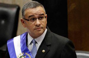 Expresidente de El Salvador condenado por enriquecimiento ilícito