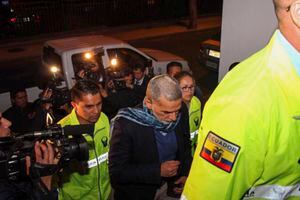 Fiscalía General pide orden de captura para Fernando Alvarado