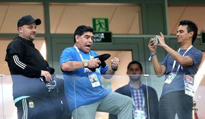 Más encima le pagan: La cifra que recibe Maradona por ir a un partido del Mundial