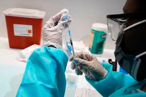 Salud ordena investigación sobre caso de inoculación con vacunas expiradas en Peñuelas