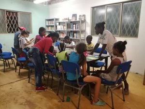 La biblioteca que ‘da luz’ a niños del oriente de Cali