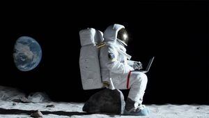 El Apollo 11 dejó 96 bolsas de caca en la Luna: La NASA quiere recuperarlas