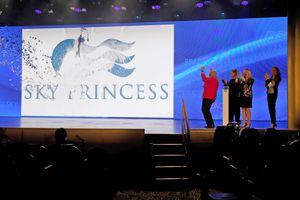 Sky Princess honra a mujeres de la NASA en su bautizo