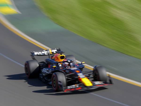 Espectacular sprint en China, Verstappen remonta para ganar; Checo obtiene la tercera posición