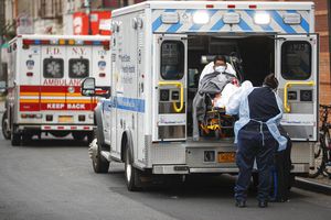 Muertes por COVID-19 en Nueva York están entre 100 y 200 por día