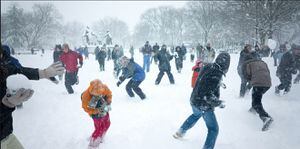 Ola de frío polar: crean evento para ir a Plaza Italia a hacer guerra de bolas de nieve
