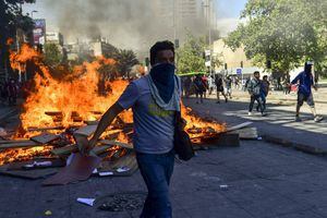 Chile decreta toque de queda por tercer día consecutivo ante protestas