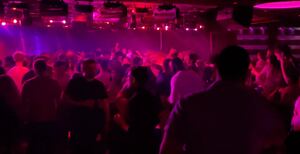 Reabren discotecas en París tras levantamiento de restricciones por Covid-19
