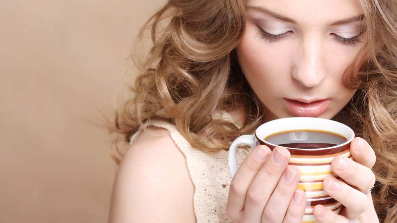 La cantidad de café que cada persona puede consumir sin riesgo para su salud varia según diversos factores.