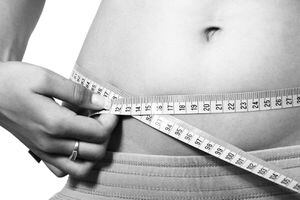 Estudio revela que por cada 10 kilos que tienes de más, pierdes cinco meses de vida