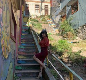 Es toda una artista: Mon Laferte muestra su mural en las calles de Valparaíso