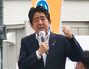 Asesinan a expremier japonés Shinzo Abe durante un discurso