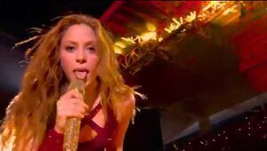 Super Bowl: Shakira sacó la lengua en pleno show como tributo a sus orígenes
