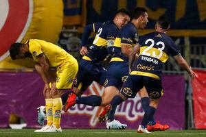 Everton derrota a Universidad de Concepción con un agónico gol que lo aleja del descenso y le da un respiro a la U