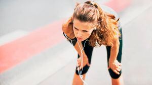 Cinco maneras de evitar quedar adolorida con los ejercicios tras regresar al gimnasio