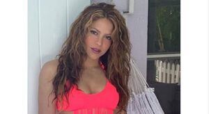 Sale a la luz una foto inédita de Shakira en sensual terno de baño de leopardo
