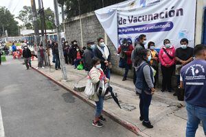 Salud: Guatemala sigue en la tercera ola de contagios de coronavirus