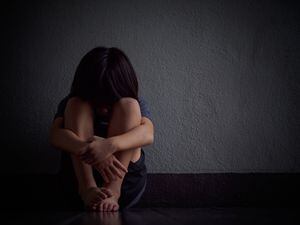Un policía de Texas abusó sexualmente durante meses de una niña de 4 años y chantajeaba a su madre con la deportación