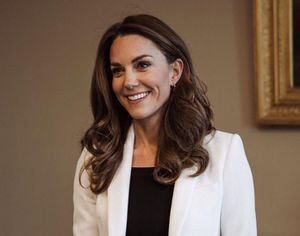 Las veces en las que Kate Middleton nos enseñó a usar blazers con looks casuales