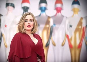 Impactante foto de Adele por su delgadez; los memes no la perdonaron