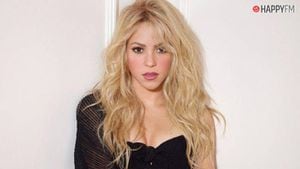 Shakira: tremendo movimiento de cadera y con el pantalón roto