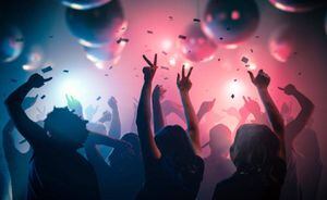 Em novo passo de flexibilização, discotecas em Wuhan voltam a abrir