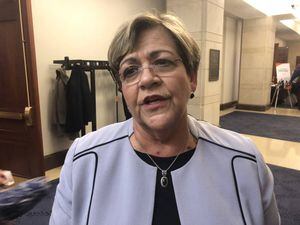 Alcaldesa de Ponce asegura que a las personas "les encanta vivir en las carpas"