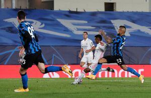 Los minutos de Arturo Vidal y Alexis Sánchez fueron lo único positivo de la derrota del Inter de Milán ante Real Madrid