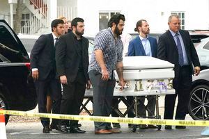 Sepultan en un mismo ataúd a hermanas tras derrumbe en Miami
