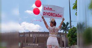 Empresária comemora fim do casamento com foto e cartaz: “Enfim...divorciada!”