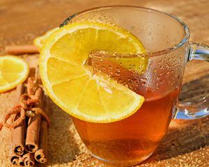 Chá de canela e mel para o café da manhã protege o corpo e ajuda a emagrecer