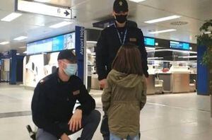 Menina de 11 anos foge de casa e é encontrada por policiais em aeroporto tentando viajar para Venezuela