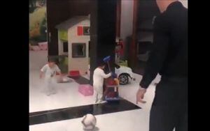 El polémico video de Cristiano Ronaldo con sus hijos por el que lo tildan de machista