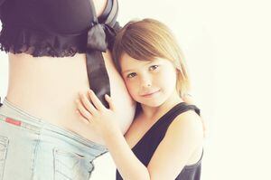 ¿Qué siente tu bebé en la barriga cada mes del embarazo?