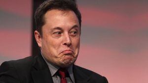 Comisión de valores va tras Elon Musk por un tuit y Tesla se colapsa en sus acciones
