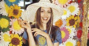 Angelina Jolie tuvo una relación lésbica con esta modelo y hasta habría querido casare en los 90