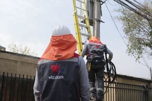 VTR ya supera el 40% de avance y suma 16 nuevas comunas al programa de expansión de fibra óptica en Chile