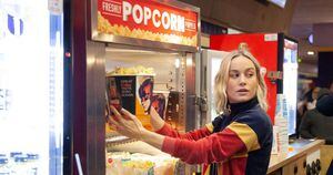 Brie Larson surpreende fãs em sessão de Capitã Marvel