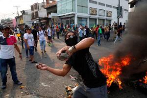 Gobierno colombiano confirma saldo de al menos 285 heridos tras enfrentamientos en frontera con Venezuela