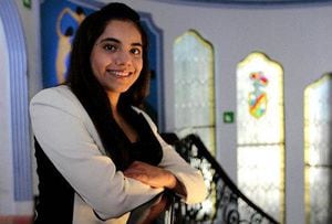 Ella es Dafne Almazán, la niña genio que terminó su maestría a los 16 años