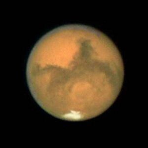 Más cerca de la vida en el planeta rojo: descubierta una enorme reserva de agua líquida bajo la superficie de Marte