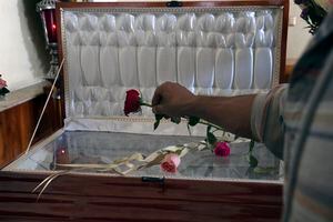 “Ahórrense sus condolencias”: reprochan omisiones en el asesinato de Armando Linares
