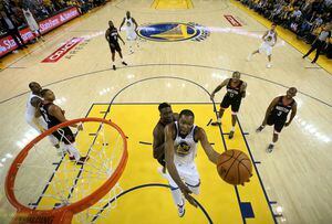 NBA: Warriors toma ventaja sobre Rockets y los Milwaukee Bucks avanzan a la final del Este