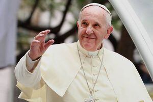Mujeres podrán dar la comunión y leer palabra de Dios por orden del papa Francisco