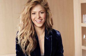 Shakira busca fondos para su fundación con un concurso el cual tiene como premio una cena con ella y Piqué