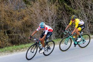 Egan Bernal sale de la clínica pero se pierde la Vuelta a España