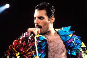 Éxito de Bohemian Rapsody revive frustrada visita de Freddie Mercury a Chile: Lucía Hiriart "frenó" concierto de Queen por promover "la homosexualidad”