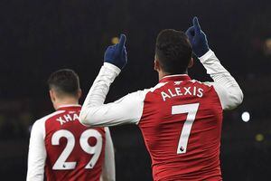 Arsenal le pasó por encima al humilde Huddersfield al ritmo de Alexis