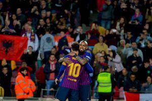 "Un treintañero convertido en el jugador número 12": Vidal es el caso especial en el "club de los 30" del Barcelona