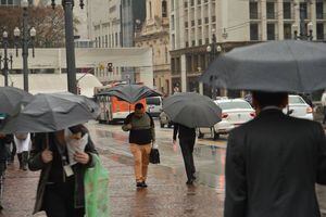 Previsão do Tempo: frente fria continua trazendo chuva para São Paulo nesta terça-feira